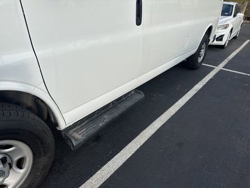 Used 2023 Chevrolet Express 3500 LT w/ LT Preferred Equipment Group image 6