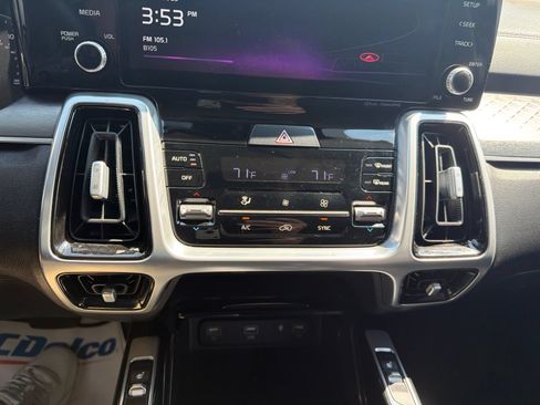 Used 2022 Kia Sorento SX AWD/4WD image 15
