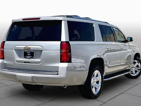 Used 2016 Chevrolet Suburban LTZ RWD image 15