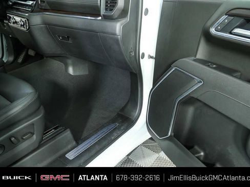 Used 2025 GMC Sierra 1500 SLT AWD/4WD image 23
