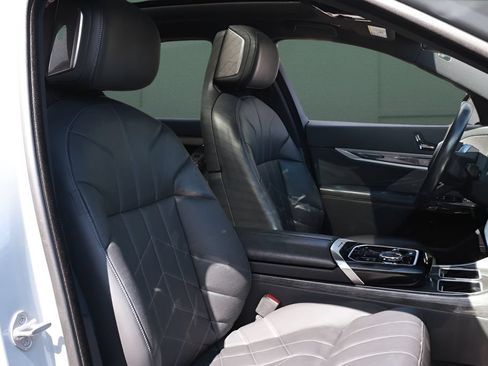 Used 2023 BMW i7 xDrive60 AWD/4WD image 21