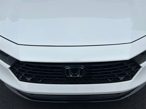 Used 2023 Honda Accord EX-L image 17