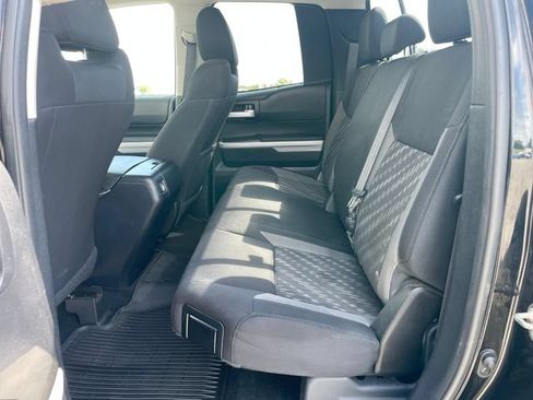 Used 2019 Toyota Tundra SR5 w/ SR5 Upgrade Package AWD/4WD image 28