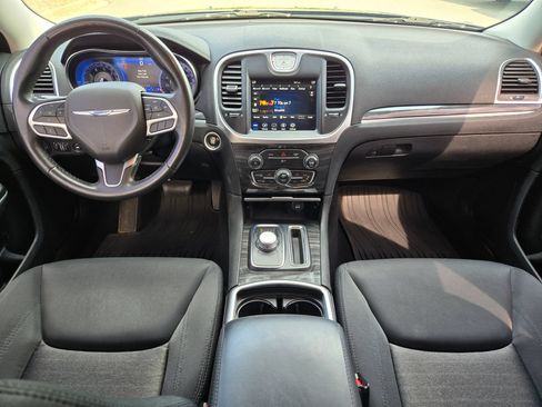 Used 2020 Chrysler 300 Touring w/ Sport Appearance Package RWD image 10