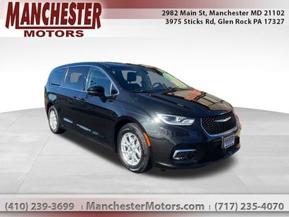 Used 2023 Chrysler Pacifica Touring-L