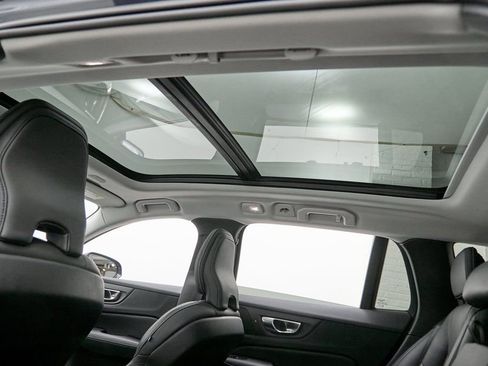 Certified 2024 Volvo V60 B5 Cross Country Ultimate image 23