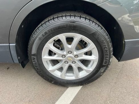 Used 2019 Chevrolet Equinox LS FWD image 9