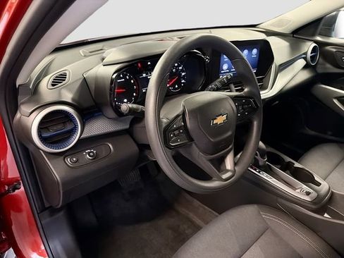 Used 2024 Chevrolet Trax LS image 9