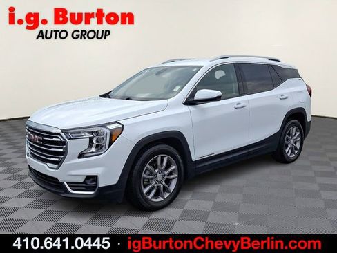 Certified 2024 GMC Terrain SLT FWD image 3