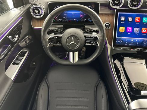 Used 2025 Mercedes-Benz GLC 300 4MATIC image 27