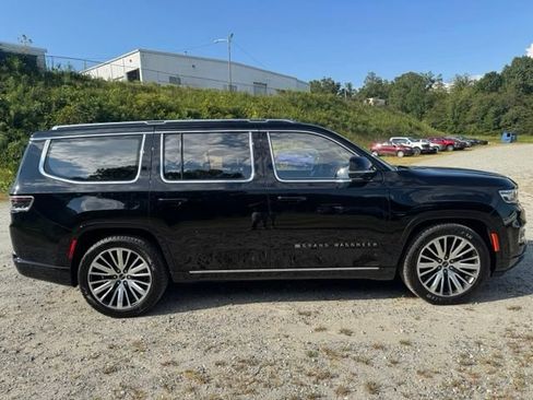 Used 2022 Jeep Grand Wagoneer Series III AWD/4WD image 12
