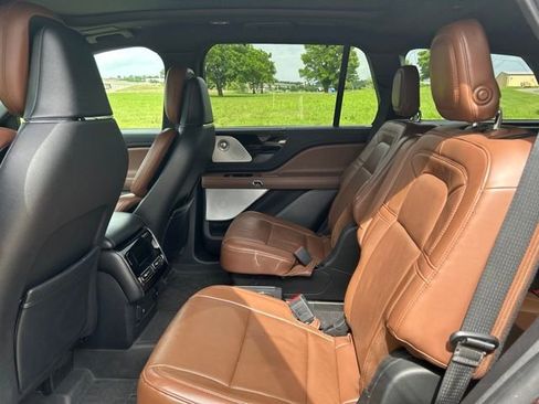 Used 2020 Lincoln Aviator Reserve w/ Equipment Group 202A AWD/4WD image 9