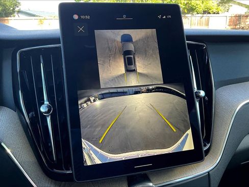 New 2026 Volvo XC60 B5 Plus w/ Protection Package Premier image 20