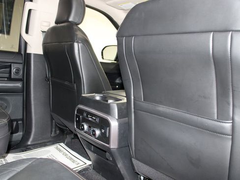 Used 2021 Ford Expedition Platinum image 36