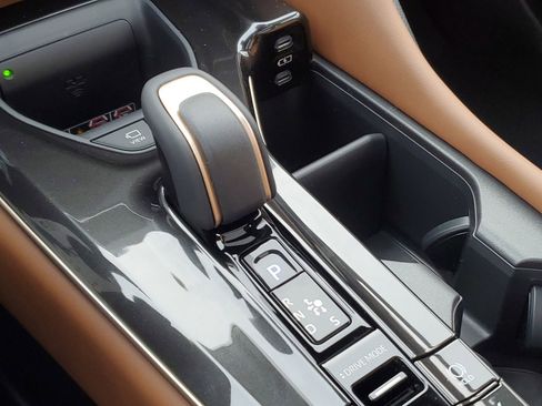 New 2026 Toyota Crown Signia Limited image 32