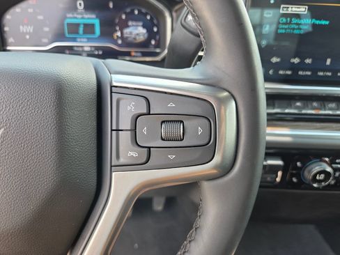 Used 2025 Chevrolet Silverado 1500 LT RWD image 30