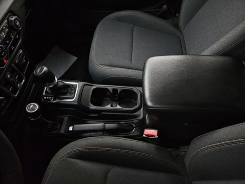 Used 2024 Jeep Gladiator Sport image 25