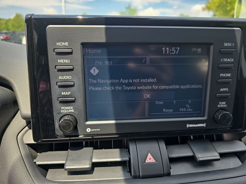 Used 2021 Toyota RAV4 XLE w/ Convenience Package FWD image 22
