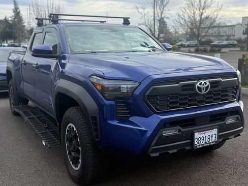 Used 2024 Toyota Tacoma TRD Off-Road image 7