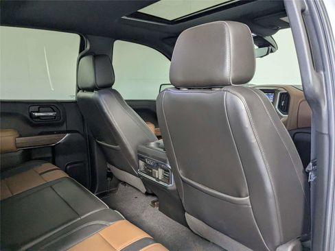 Used 2020 Chevrolet Silverado 1500 High Country w/ Technology Package image 31