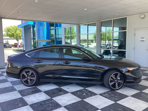 Used 2024 Honda Accord Sport image 5