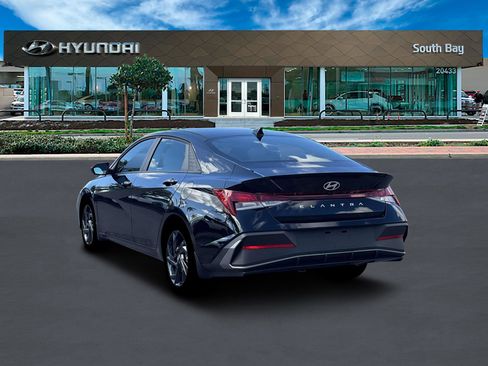 New 2026 Hyundai Elantra Sport image 5