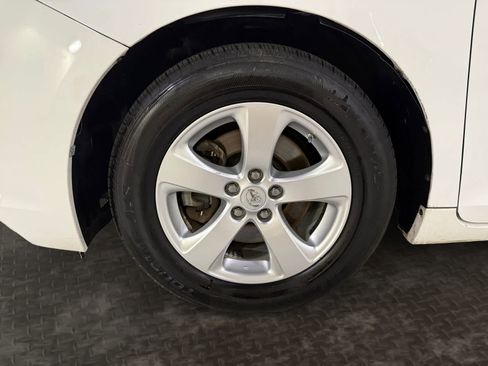 Used 2017 Toyota Sienna LE FWD image 21