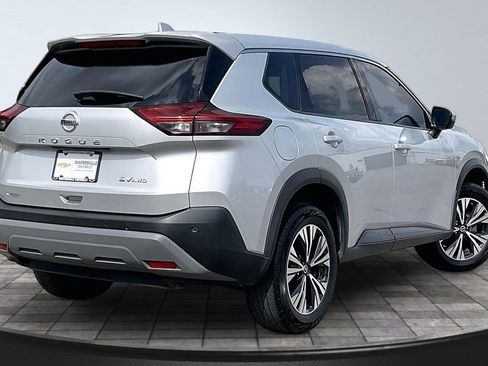 Used 2021 Nissan Rogue SV AWD/4WD image 2