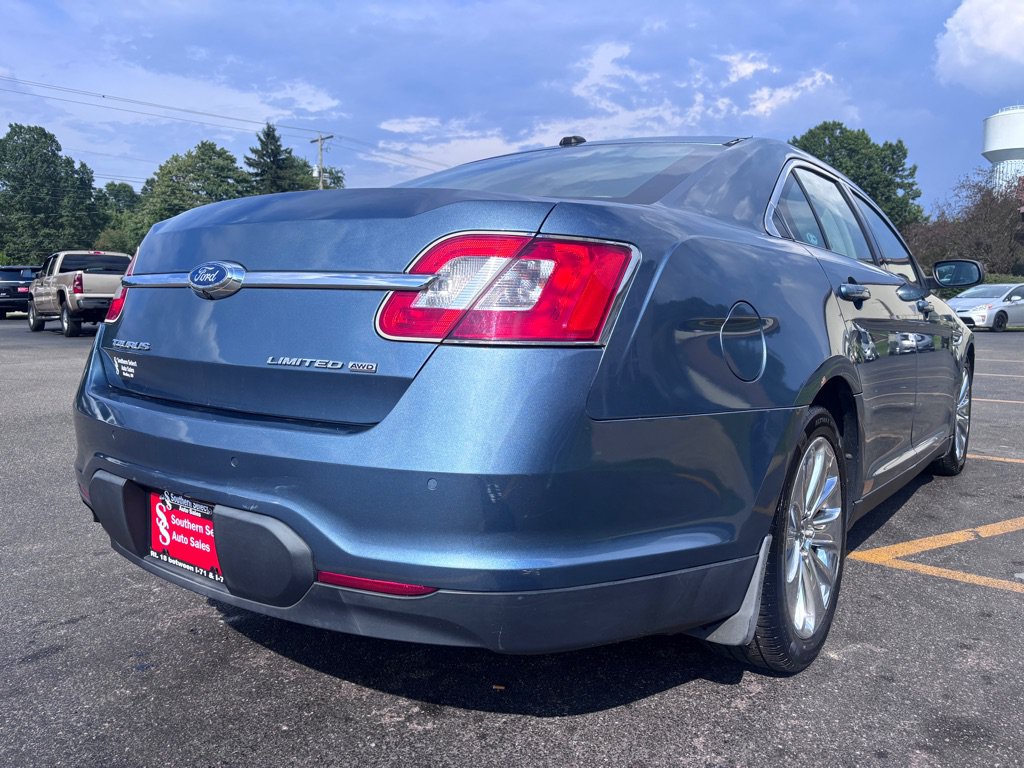 Used 2010 Ford Taurus Limited AWD/4WD image 6