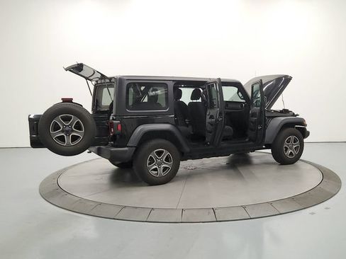 Used 2022 Jeep Wrangler Unlimited Sport AWD/4WD image 16