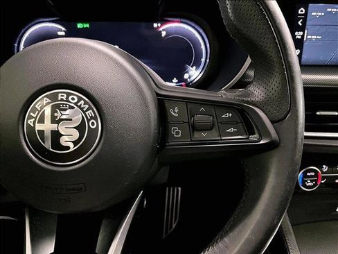 Used 2024 Alfa Romeo Stelvio Ti AWD/4WD image 21