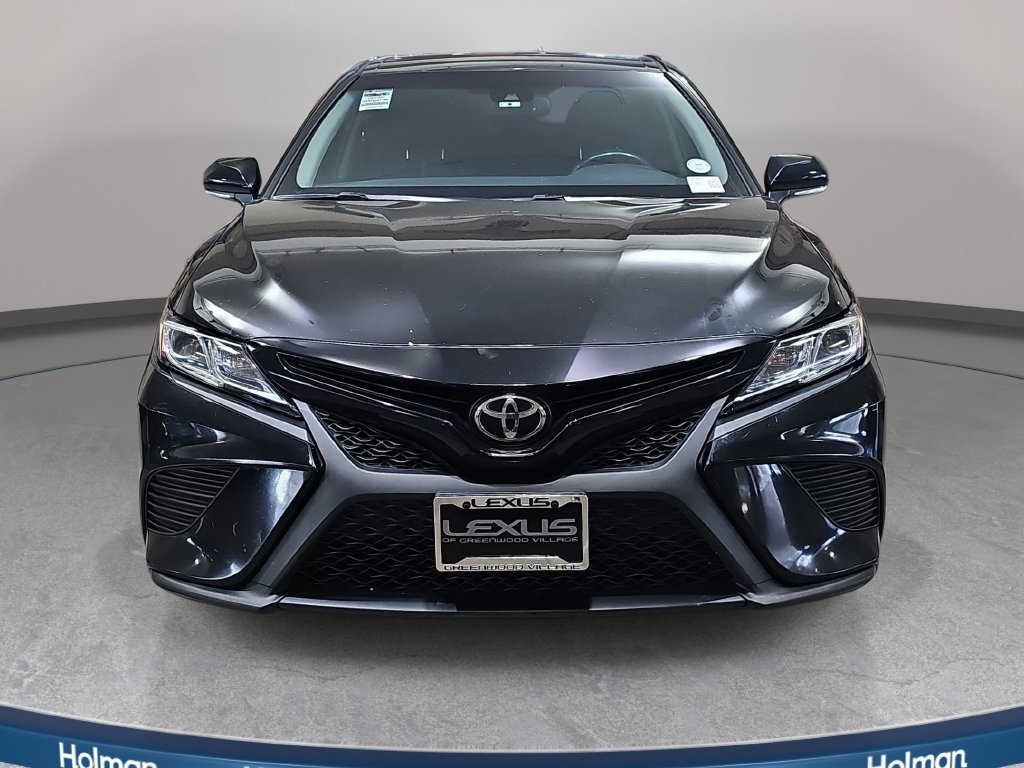 Used 2018 Toyota Camry SE w/ Convenience Package FWD image 3