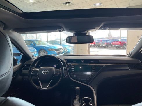 Used 2019 Toyota Camry XSE image 21