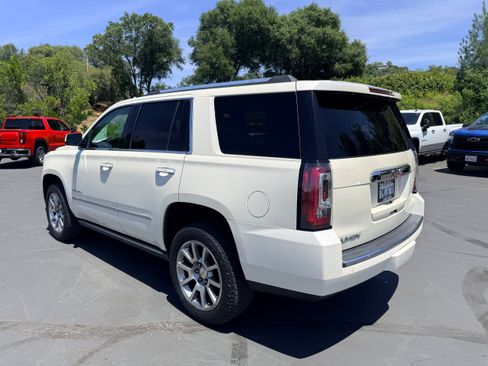 Used 2015 GMC Yukon Denali w/ Open Road Package AWD/4WD image 8