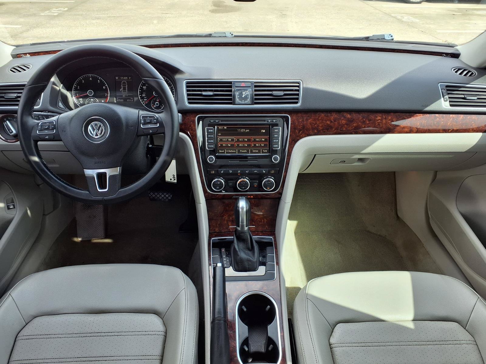 Used 2013 Volkswagen Passat 2.5 SEL FWD image 4