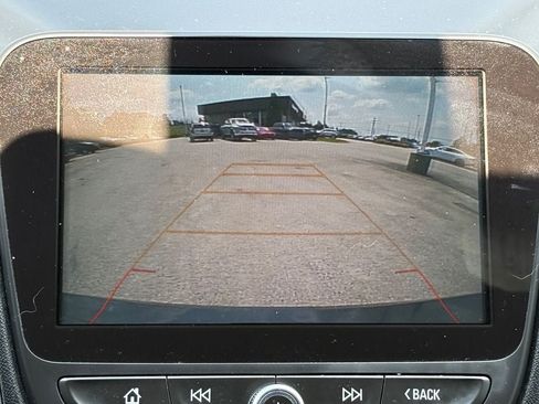 Used 2018 Chevrolet Malibu LT FWD image 28