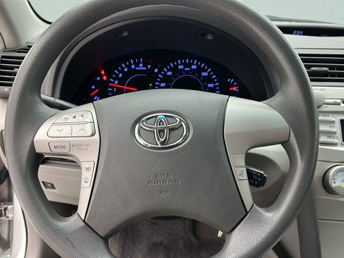 Used 2011 Toyota Camry LE w/ LE Extra-Value Pkg FWD image 16