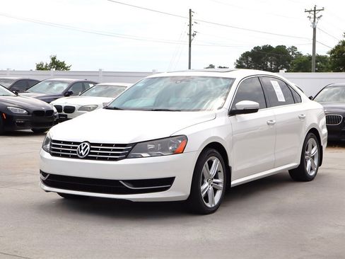 Used 2015 Volkswagen Passat TDI SE FWD image 3