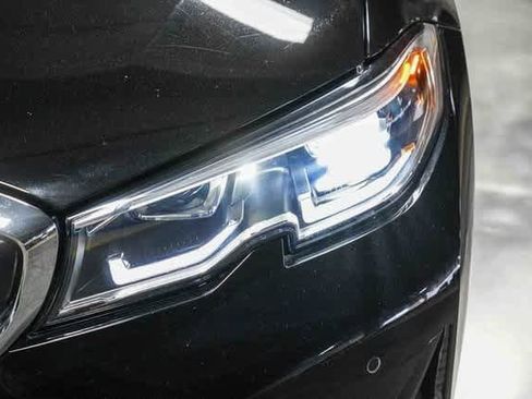 Used 2022 BMW 330e w/ Premium Package image 7