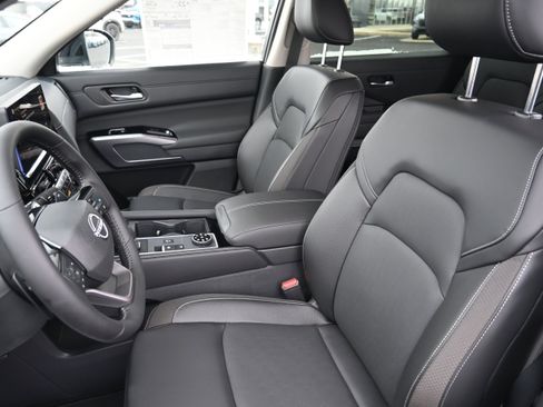 New 2026 Nissan Pathfinder SL image 23