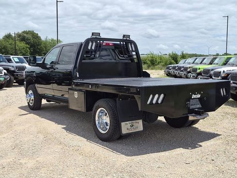 Used 2024 RAM 3500 Tradesman w/ Chrome Appearance Group AWD/4WD image 5