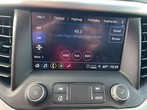 Used 2023 GMC Acadia SLT image 19