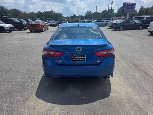 Used 2018 Toyota Camry SE w/ Audio Package FWD image 3