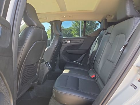 Used 2025 Volvo XC40 B5 Plus AWD/4WD image 13