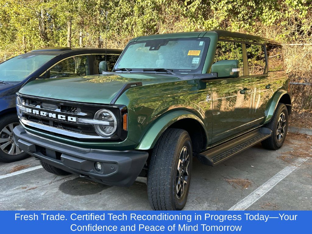 Used 2025 Ford Bronco Outer Banks AWD/4WD image 3