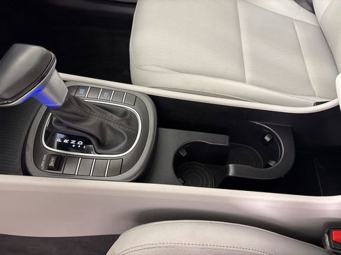 Used 2025 Hyundai Kona SEL FWD image 44
