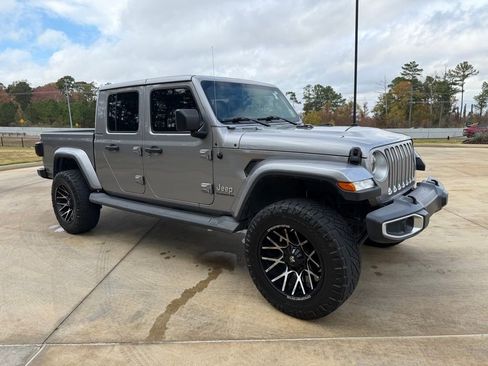 Used 2020 Jeep Gladiator Overland image 9