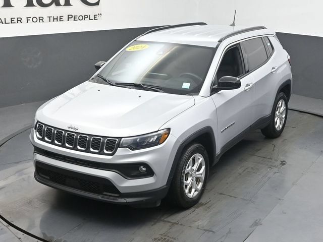Used 2024 Jeep Compass Latitude AWD/4WD image 49