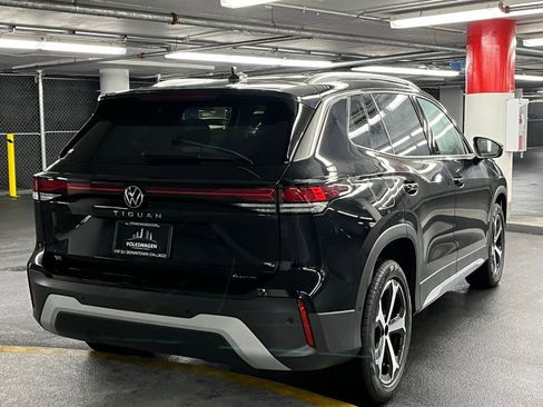 New 2025 Volkswagen Tiguan SE image 6