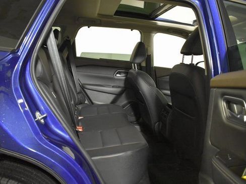 Used 2021 Nissan Rogue SV w/ Premium Package image 31